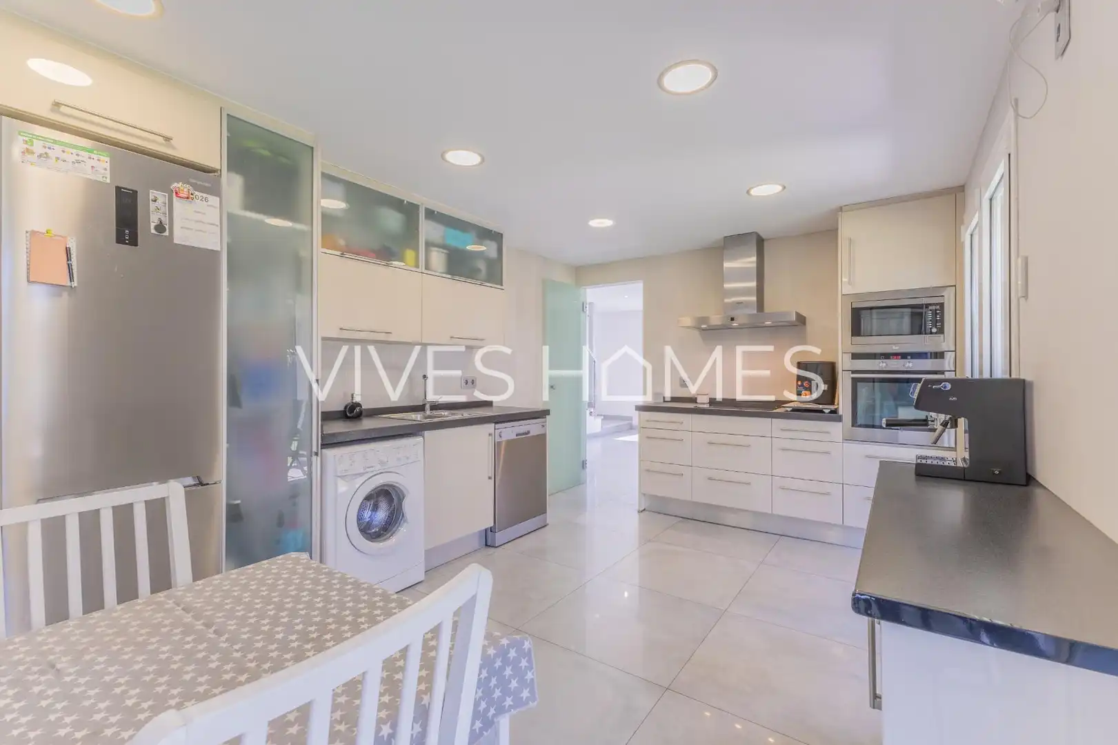 Cuina de Casa o xalet en venda en Arenys de Mar amb Aire condicionat, Calefacció i Jardí privat