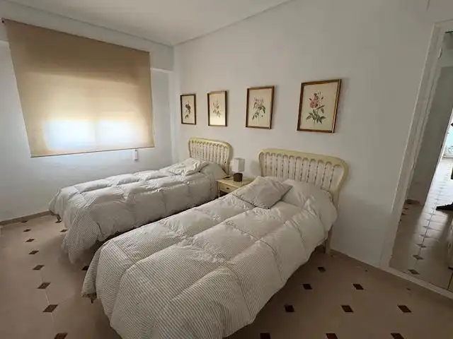 Habitación de Apartamento de alquiler en Benicasim / Benicàssim con Calefacción, Jardín privado y Terraza