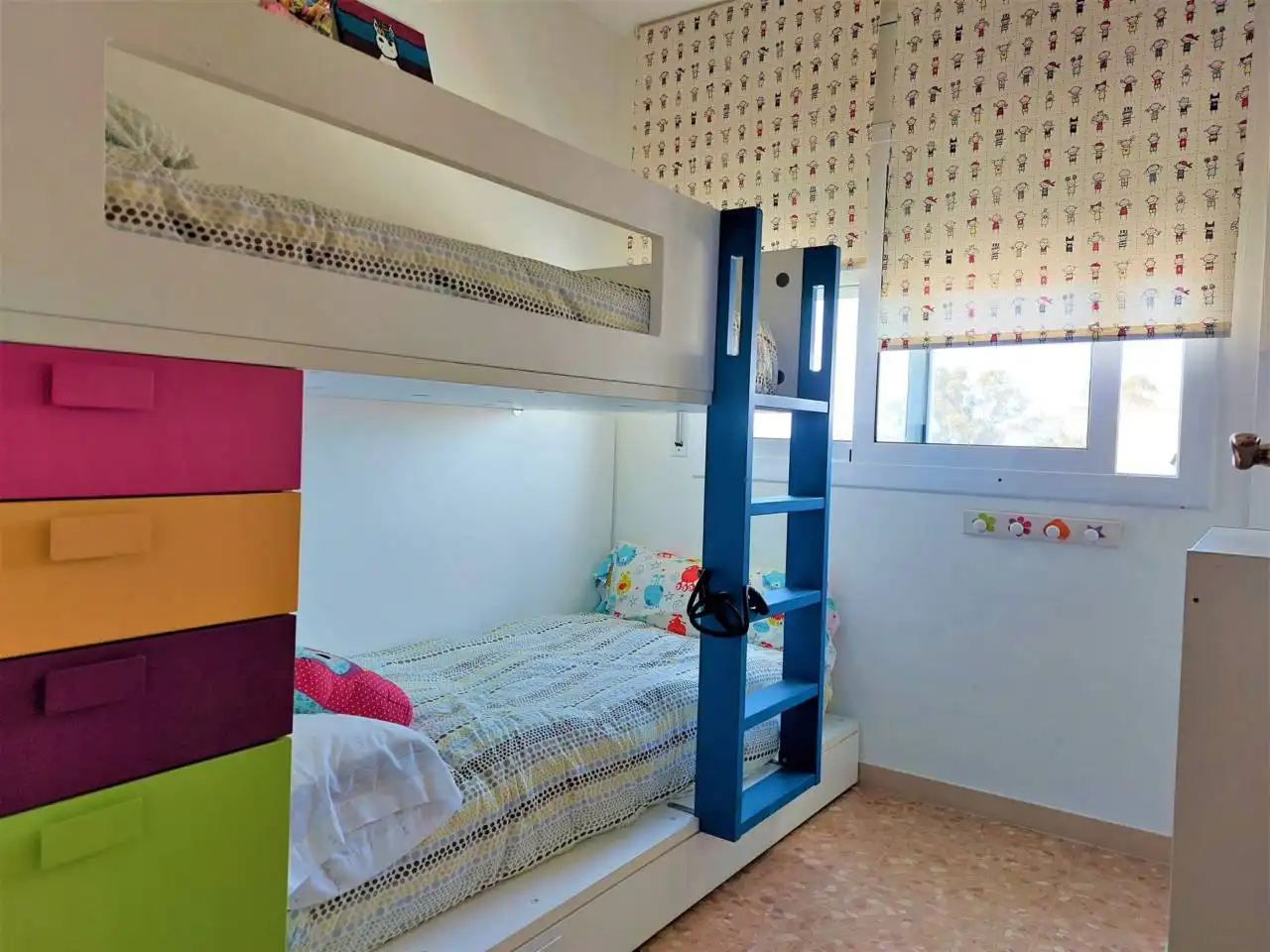 Habitación de Piso de alquiler en Vilanova i la Geltrú con Aire acondicionado, Calefacción y Terraza