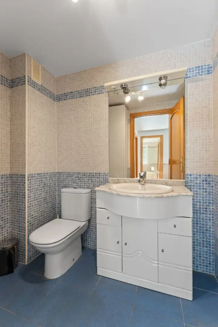 Baño de Apartamento en venta en Mijas con Aire acondicionado, Jardín privado y Terraza