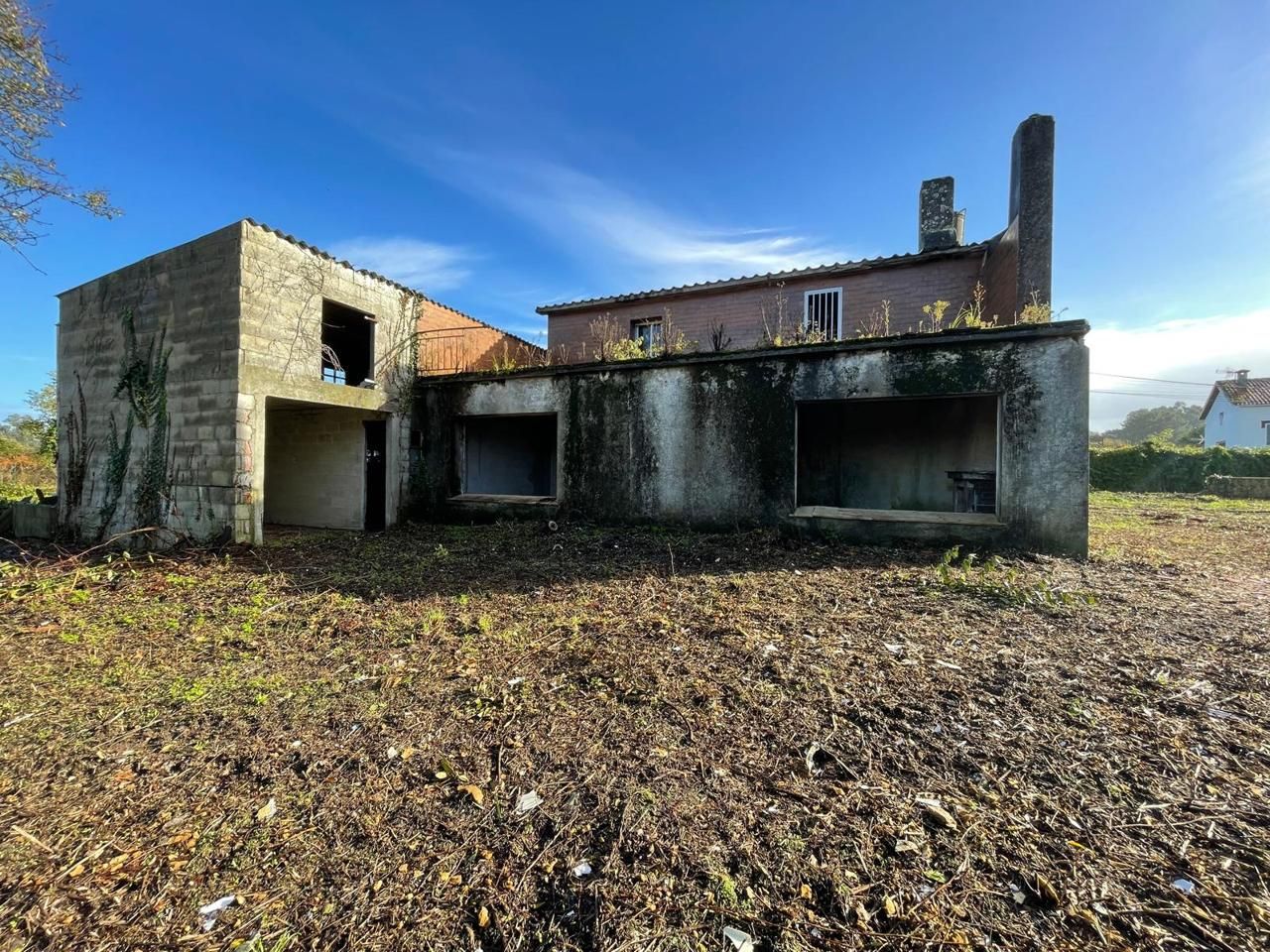 Vista exterior de Casa o xalet en venda en Oleiros amb Jardí privat i Terrassa