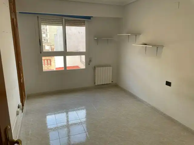 Dormitori de Pis en venda en Castellón de la Plana / Castelló de la Plana amb Calefacció, Terrassa i Traster