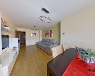 Living room of Flat for sale in Parla  with Air Conditioner and Swimming Pool