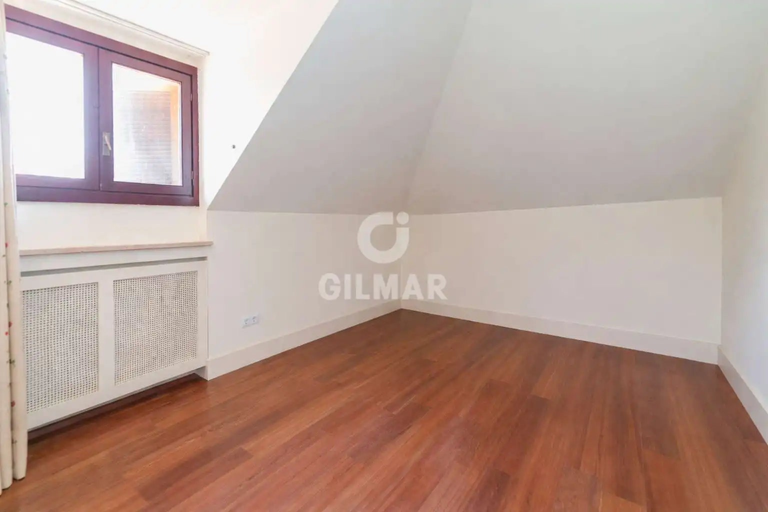 Habitación de Casa o chalet en venta en Pozuelo de Alarcón con Calefacción, Jardín privado y Piscina