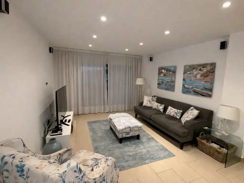 Wohnzimmer von Wohnung zum Verkauf in Calvià mit Klimaanlage, Privatgarten und Terrasse