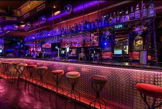 Local comercial en Alquiler en Puerto Banús