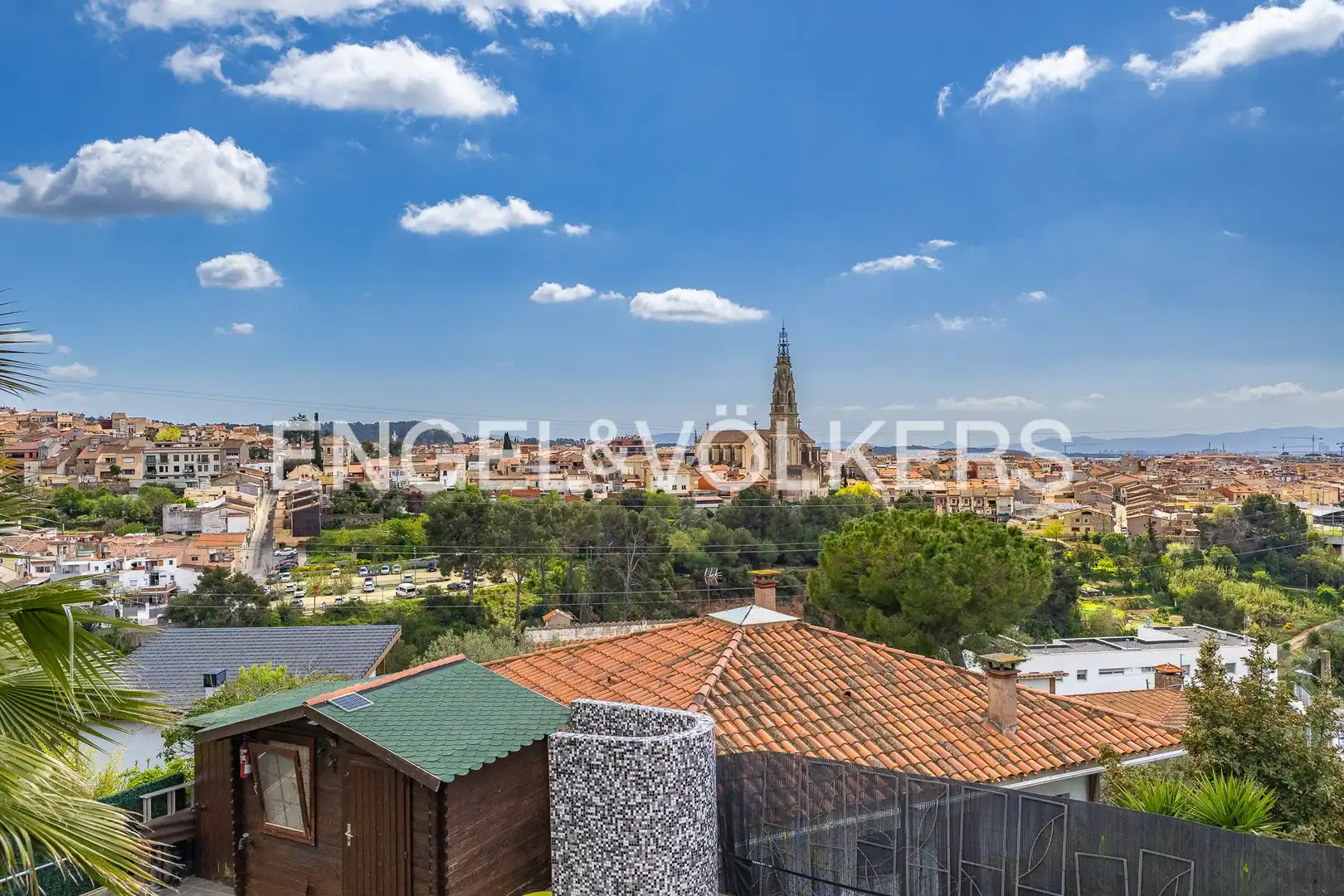 Vista exterior de Casa o xalet en venda en Castellar del Vallès amb Aire condicionat, Calefacció i Jardí privat