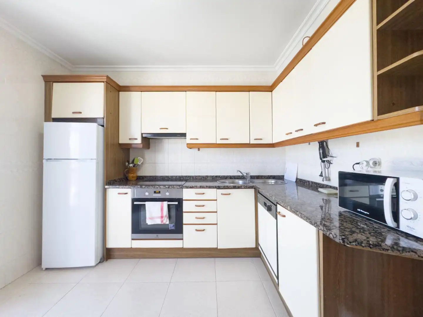 Cocina de Apartamento en venta en Irun  con Calefacción, Trastero y Amueblado