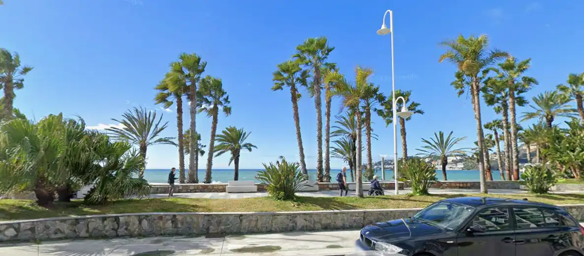 Vista exterior de Piso en venta en Almuñécar con Terraza y Piscina comunitaria