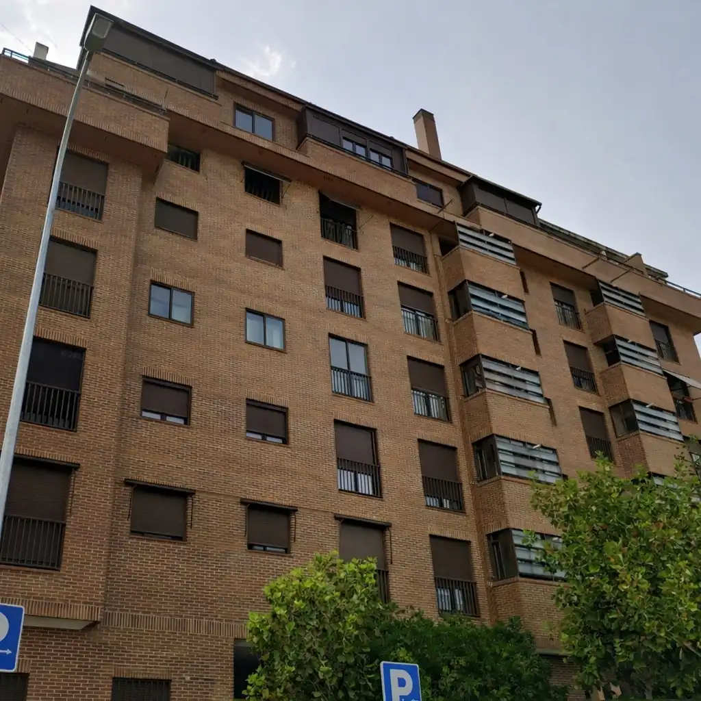 Außenansicht von Wohnung zum Verkauf in Madrid mit Klimaanlage, Heizung und Parkett