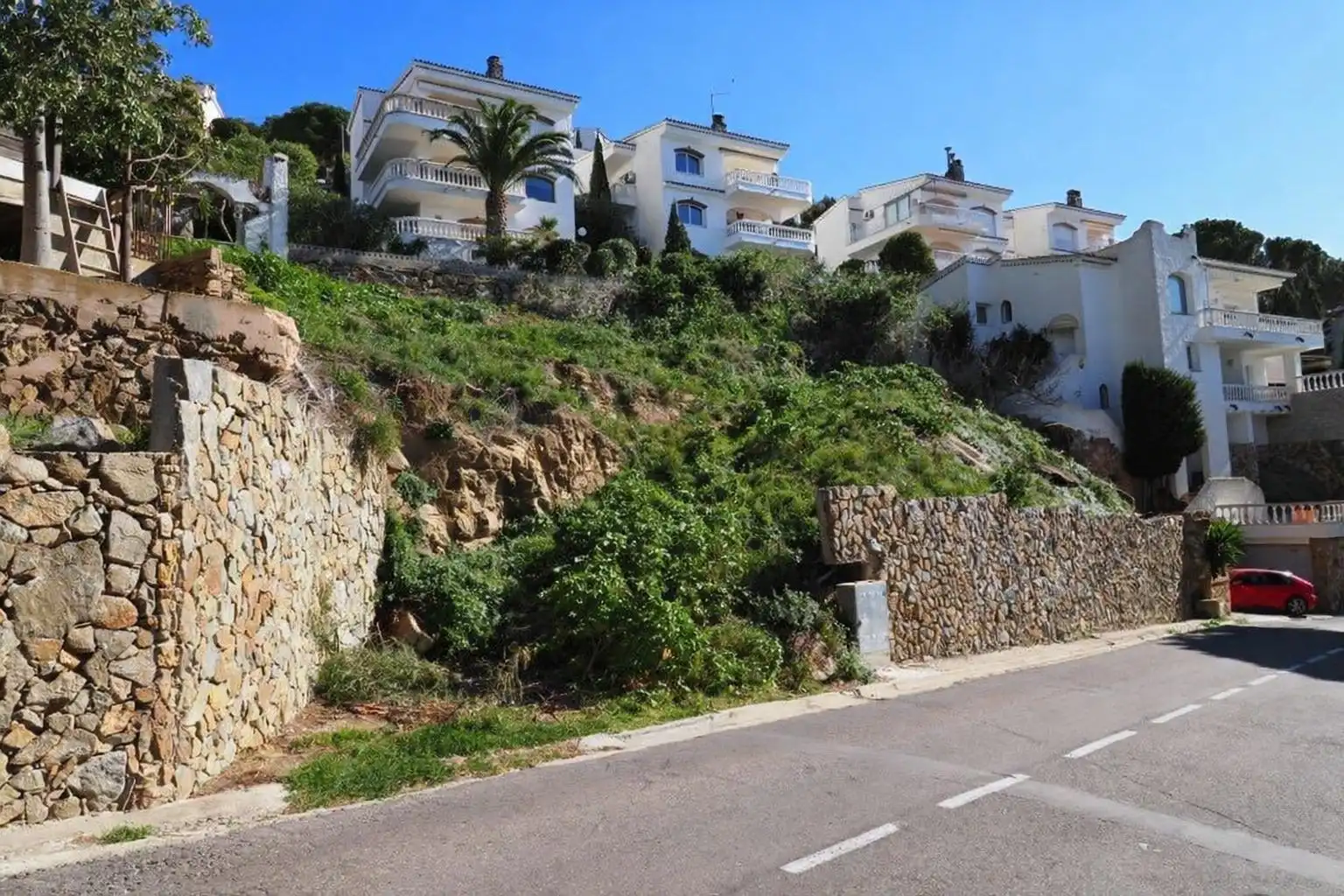 Wohnbaugrundstück zum Verkauf in Carrer de la Pujada del Puig Rom, imagen 2