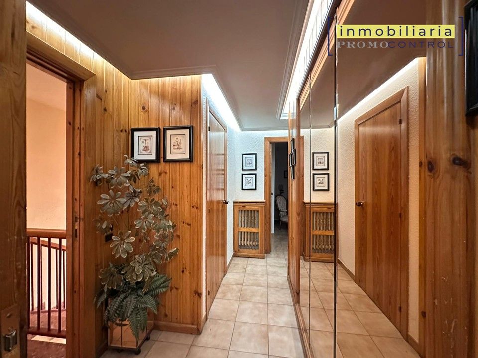 Wohnung zum verkauf in Zuera mit Klimaanlage, Heizung und Terrasse