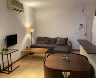 Sala d'estar de Apartament en venda en  Madrid Capital amb Aire condicionat i Calefacció