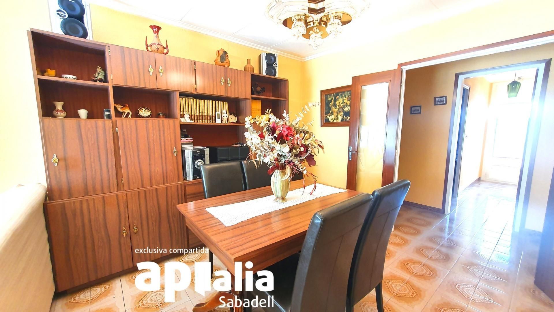 Menjador de Casa o xalet en venda en Sabadell amb Aire condicionat, Calefacció i Terrassa