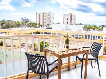 Apartament amb balcó en venda a Arquitecto Gómez Cuesta