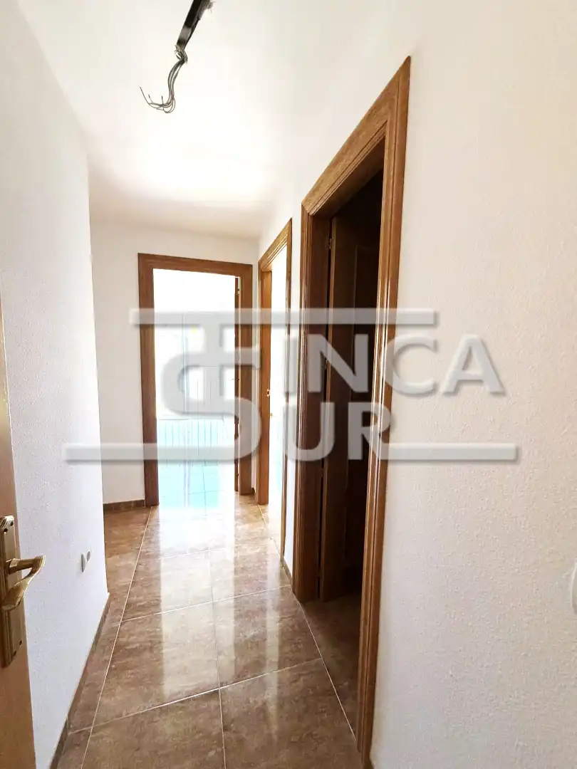 Piso en venta en Roquetas de Mar con Balcón