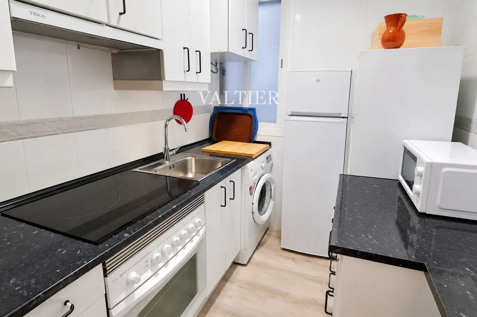 Kitchen of Flat for sale in Madrid  with Heating, Terrace and Furnished