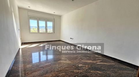 Foto 4 de Piso en venta en Calle Llevant, Medinyà, Girona