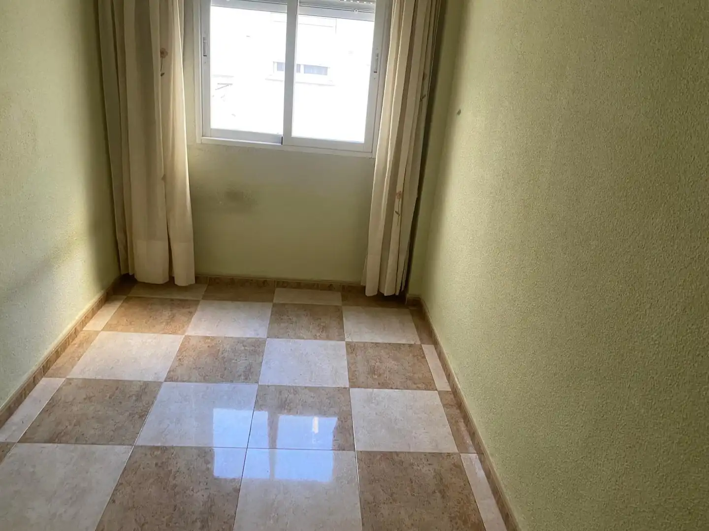 Dormitori de Pis en venda en Ciudad Real amb Aire condicionat i Terrassa