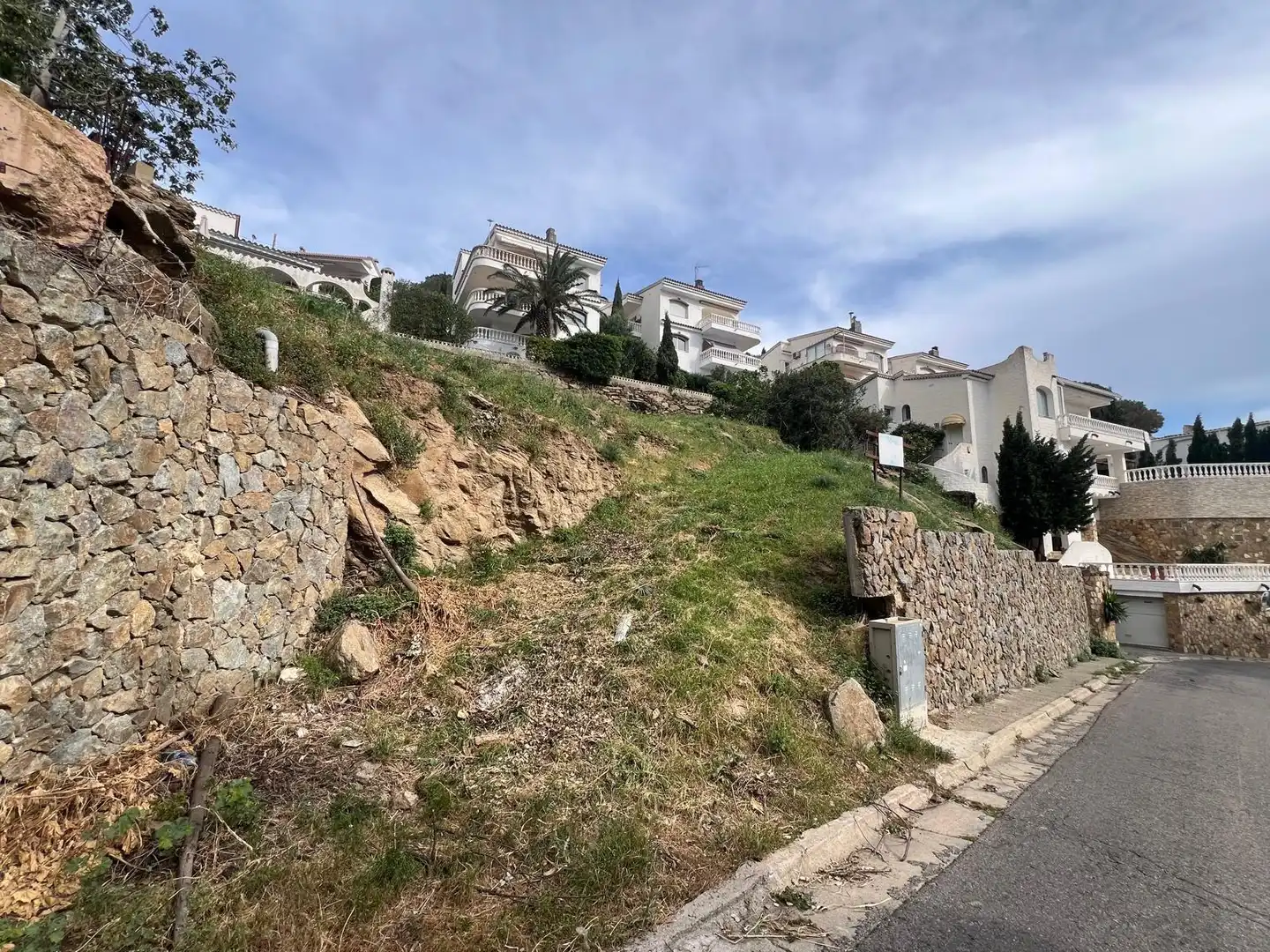 Wohnbaugrundstück zum Verkauf in Carrer de la Pujada del Puig Rom, imagen 3