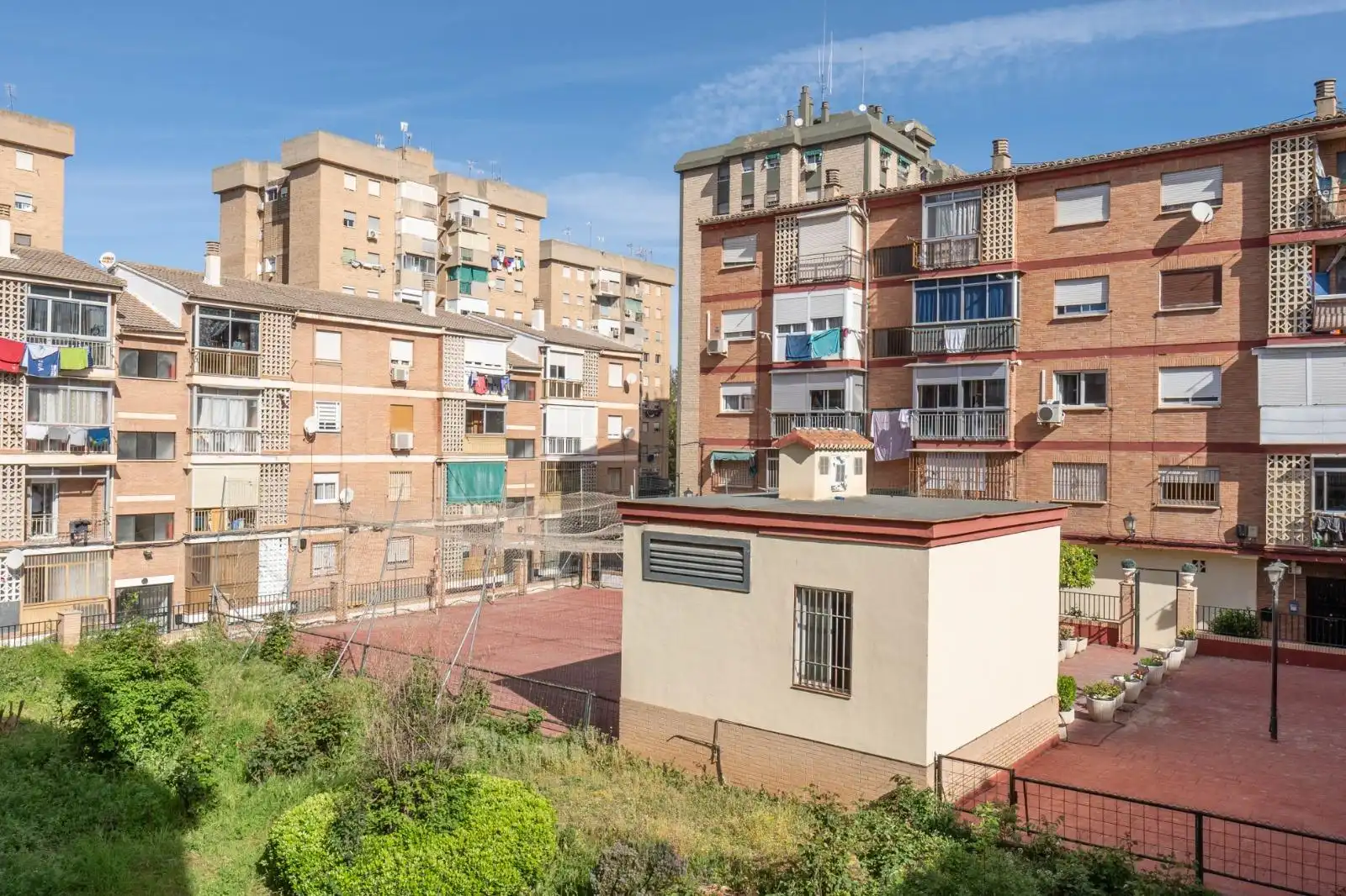 Exterior view of Flat for sale in Granada  with Air Conditioner, Heating and Terrace