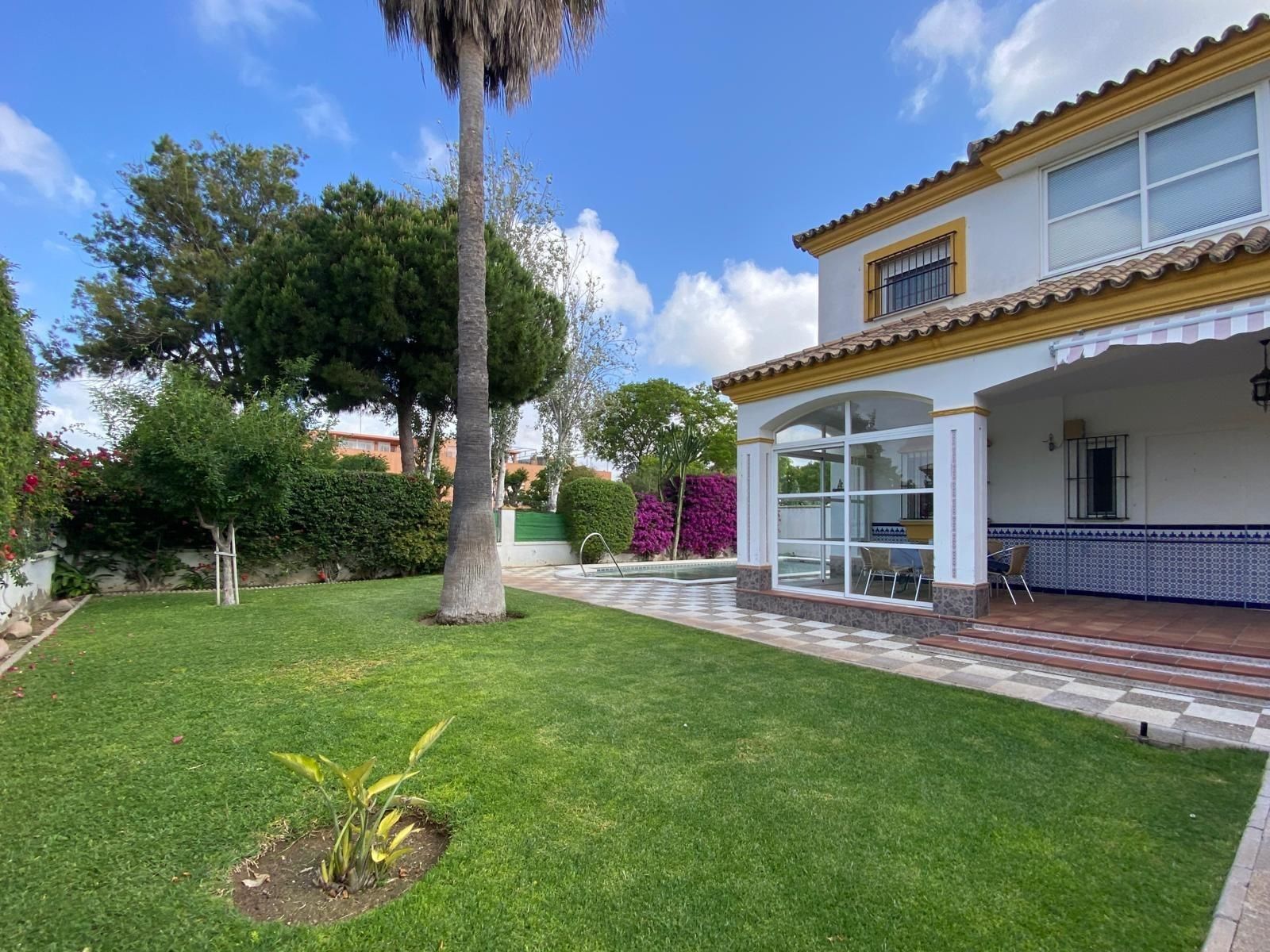 Jardí de Casa o xalet en venda en Sanlúcar de Barrameda amb Calefacció, Jardí privat i Terrassa