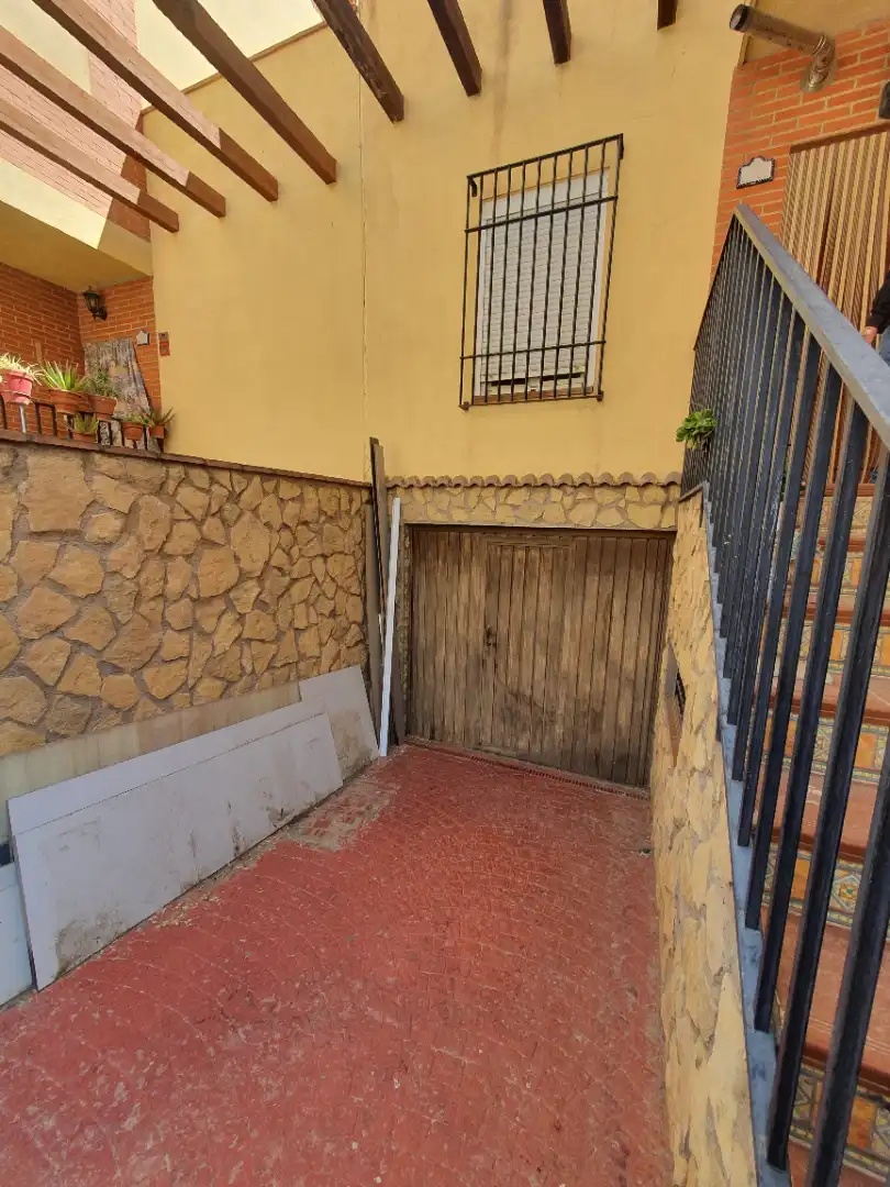Casa adosada en venda en Guadix amb Terrassa