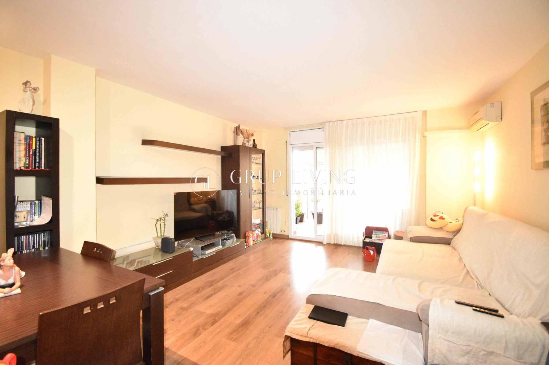 Sala d'estar de Pis en venda en Sitges amb Aire condicionat, Calefacció i Jardí privat