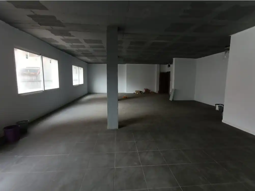 Edificio en venta en Santa Coloma de Cervelló