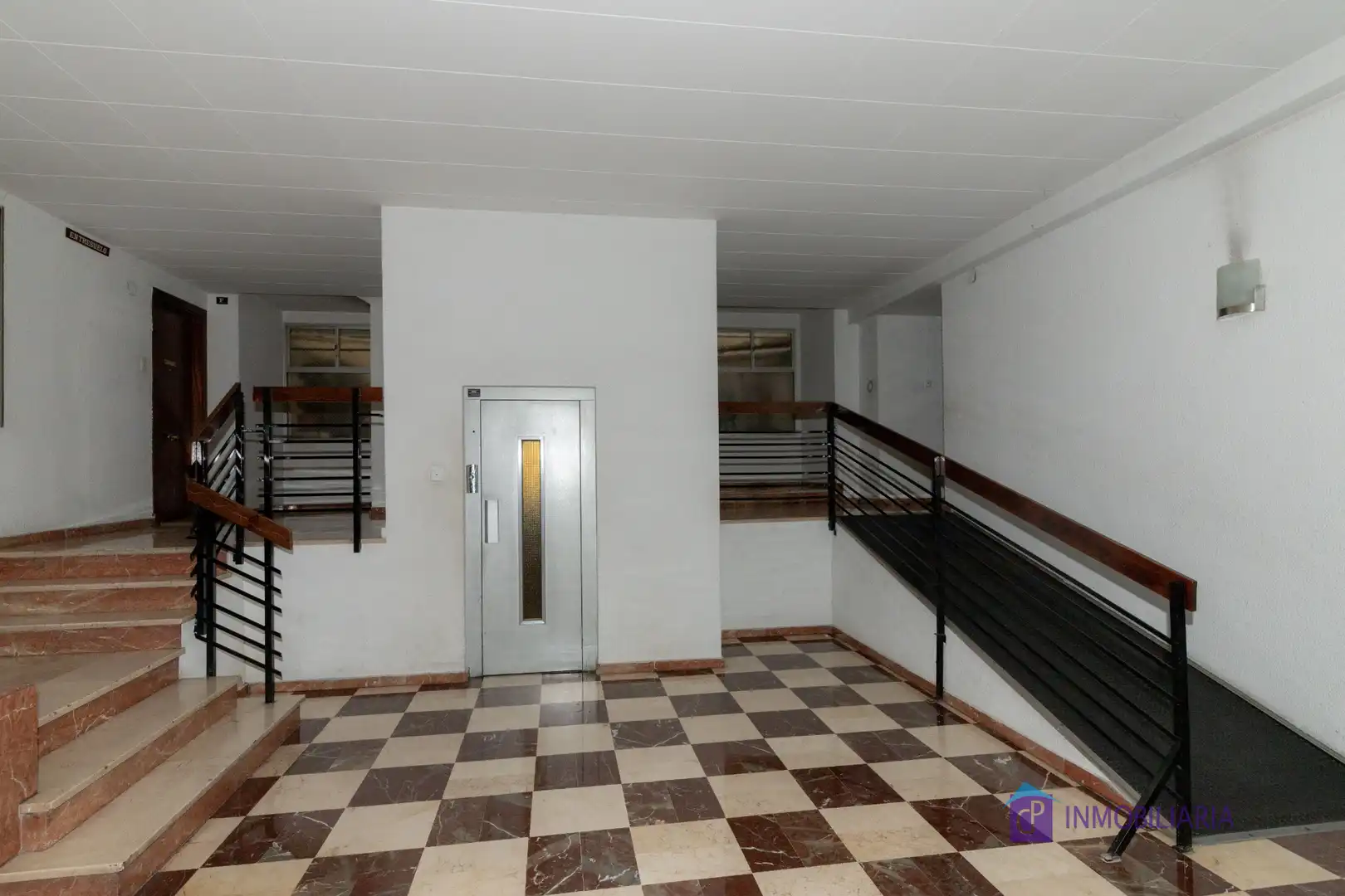 Flat for sale in Zaragoza  with Air Conditioner, Heating and Oven