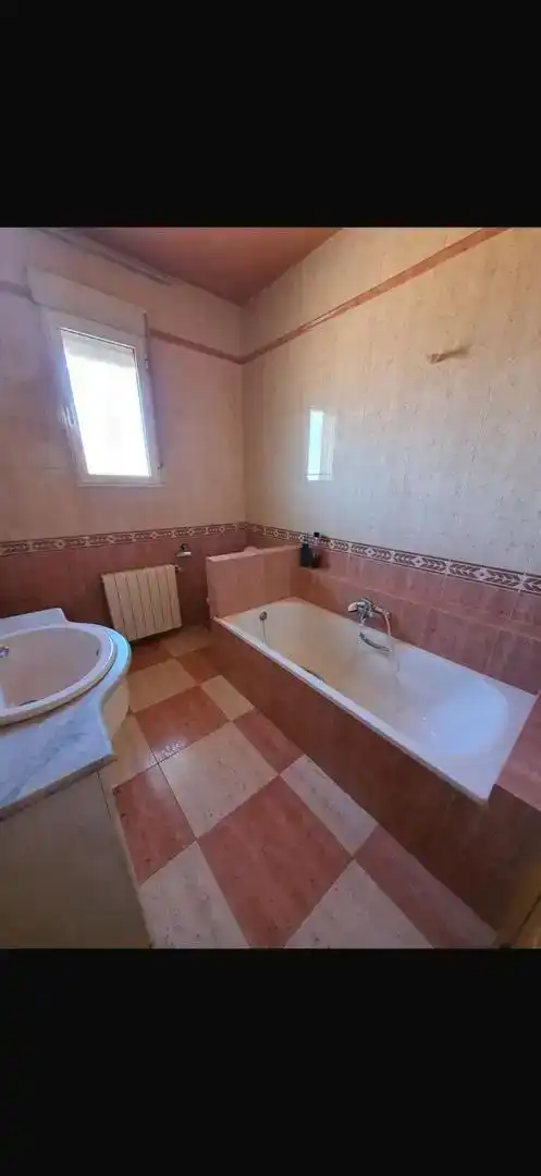 Baño de Casa adosada en venta en El Peral   con Trastero, Amueblado y Horno