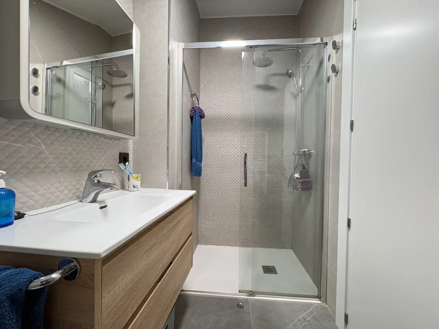 Bathroom of Attic for sale in Zaragoza  with Air Conditioner, Heating and Terrace