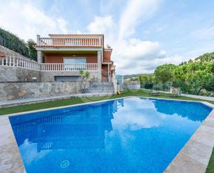 Vista exterior de Casa o xalet en venda en Castellvell del Camp amb Aire condicionat, Calefacció i Jardí privat