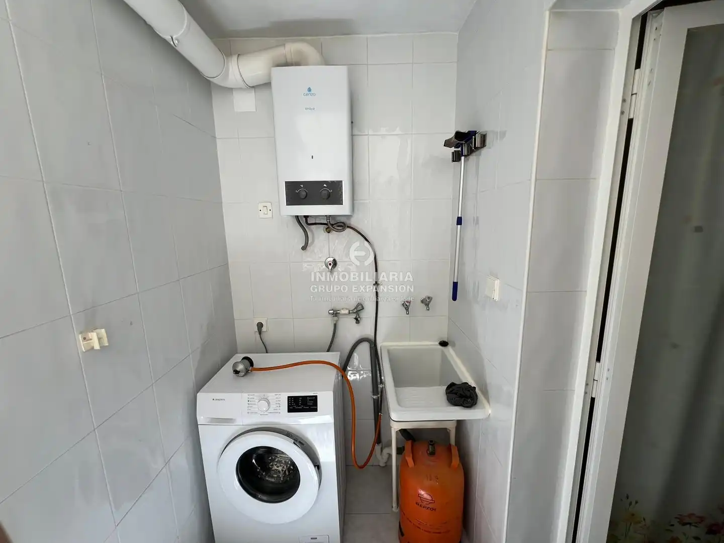 Bathroom of Flat for rent in Aspe  with Terrace, Balcony and Community pool
