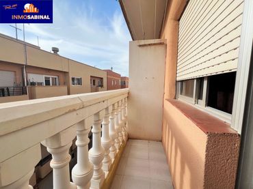 Appartement avec balcon à vendre à Roquetas de Mar ciudad