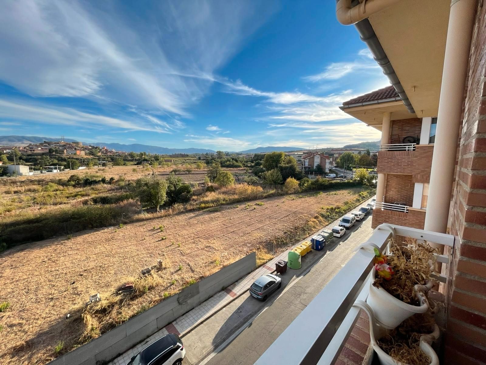 Vista exterior de Piso en venta en Lardero con Calefacción, Parquet y Terraza