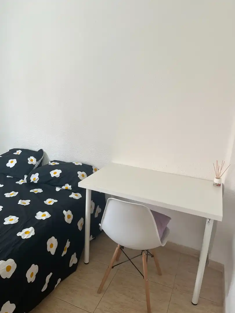 Habitación de Piso para compartir en Ávila con Calefacción, Terraza y Amueblado