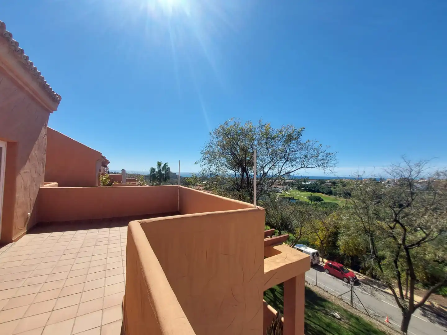 Vista exterior de Dúplex en venta en Marbella con Aire acondicionado y Terraza