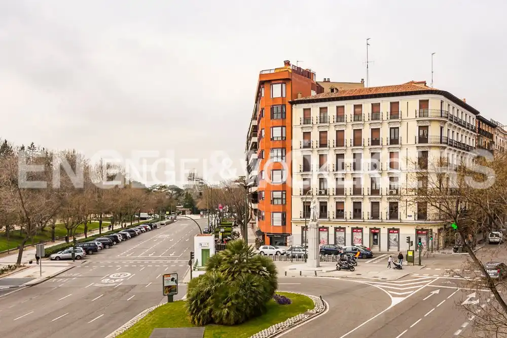 Vista exterior de Piso de alquiler en Madrid con Aire acondicionado, Calefacción y Terraza