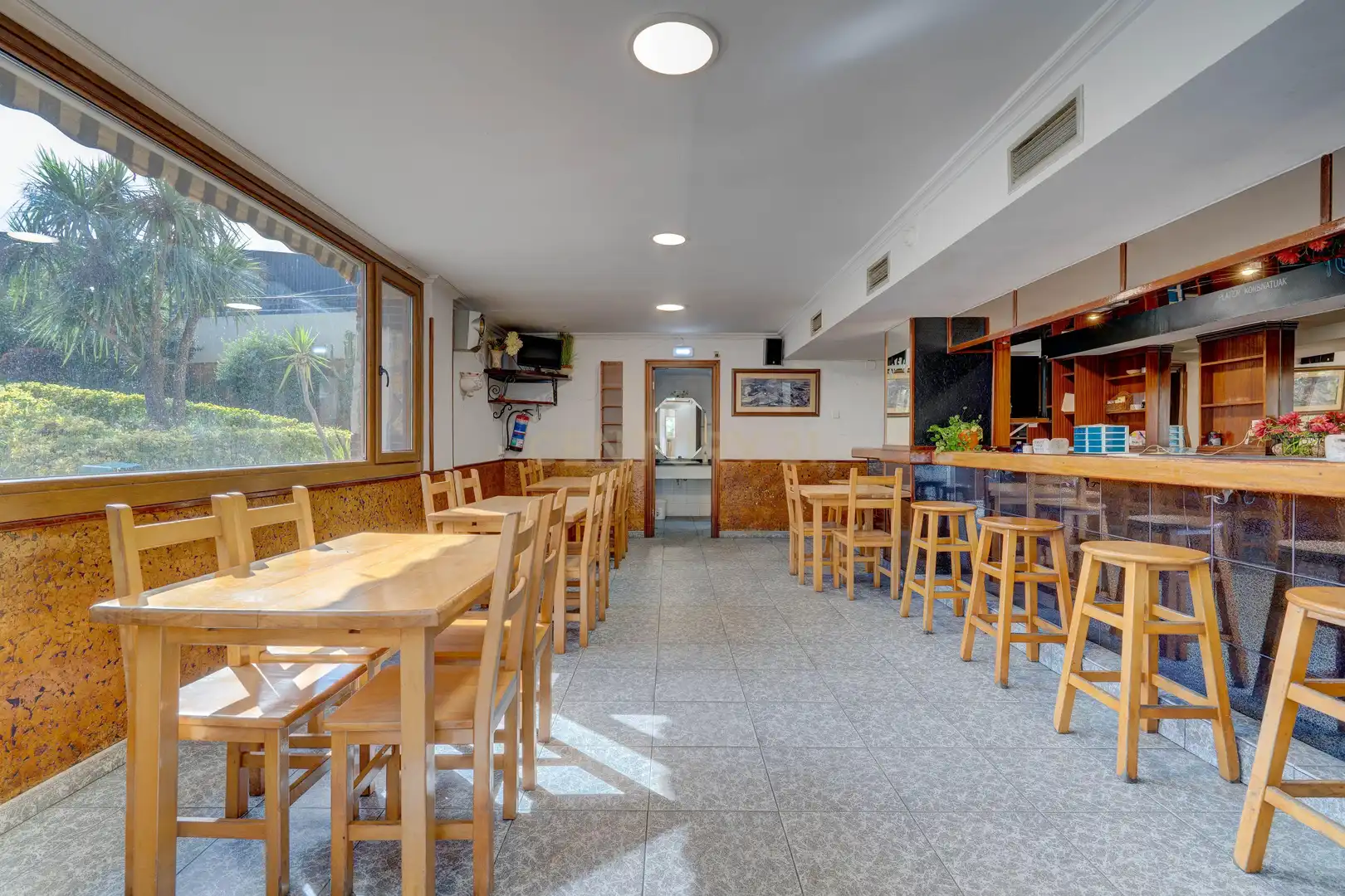 Commercial properties for sale in Deba  with Air Conditioner