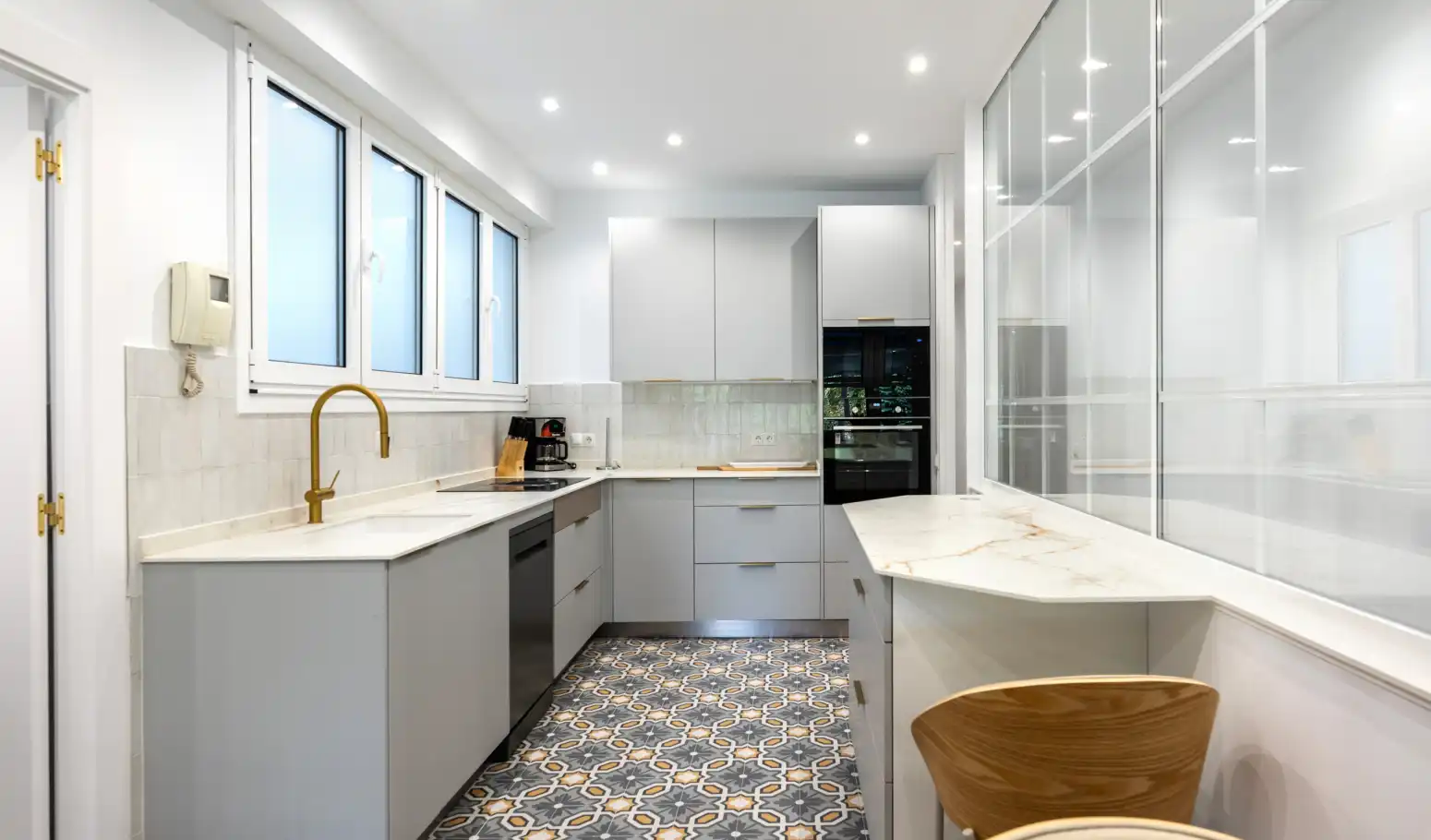 Kitchen of Flat for rent in Oviedo   with Heating and Terrace