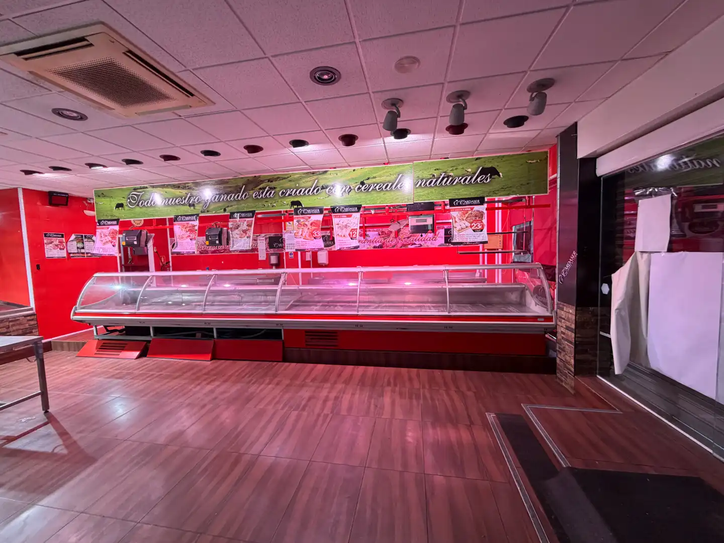 Commercial properties for sale in Morata de Tajuña  with Air Conditioner and Heating