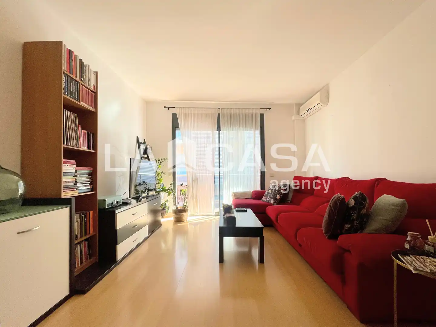 Sala de estar de Dúplex en venta en Badalona con Calefacción, Piscina y Balcón