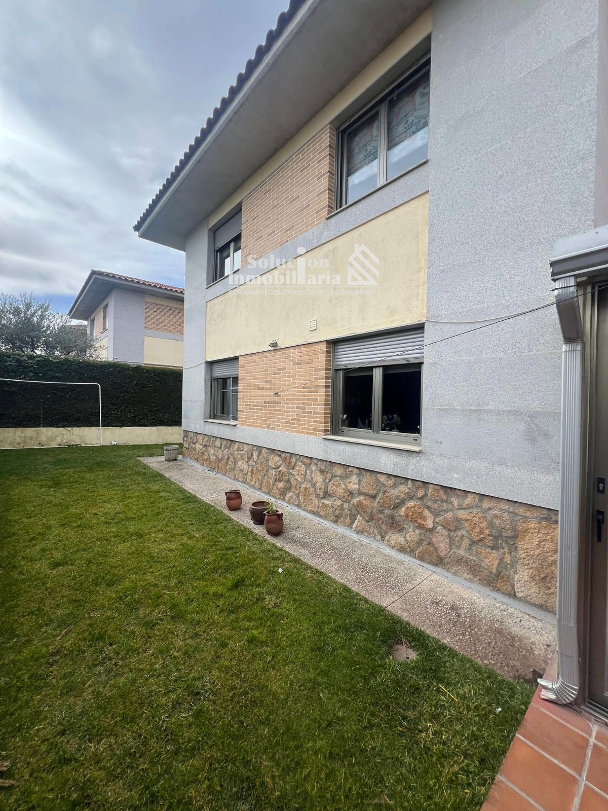 Exterior view of Single-family semi-detached for sale in Castellanos de Moriscos  with Heating, Terrace and Swimming Pool