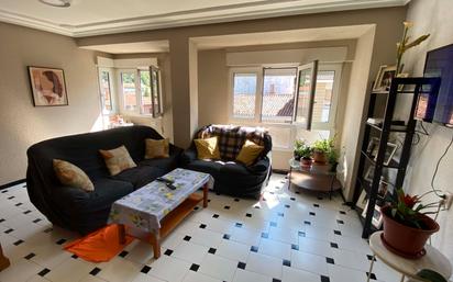 Living room of Flat for sale in San Martín del Rey Aurelio  with Heating and Oven
