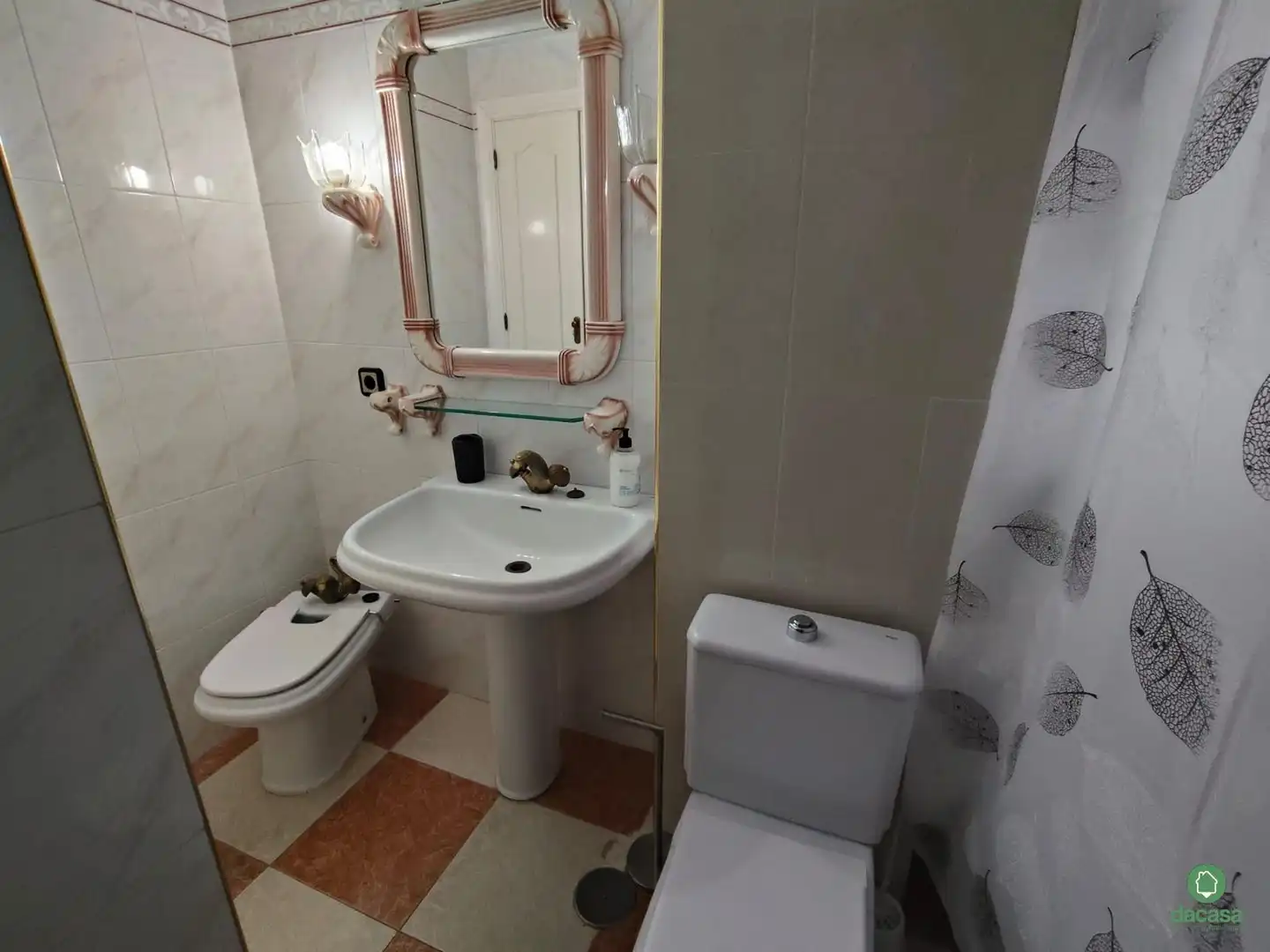 Baño de Piso de alquiler en Huelva con Terraza, Amueblado y Horno