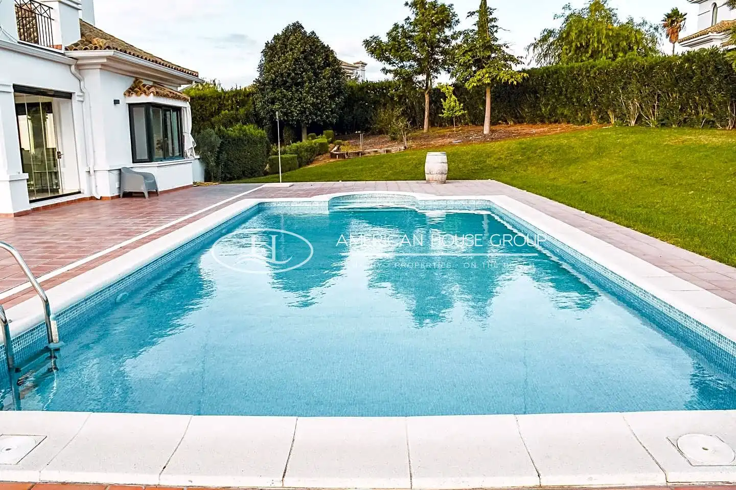 Piscina de Casa o xalet en venda en Arcos de la Frontera amb Aire condicionat, Calefacció i Jardí privat
