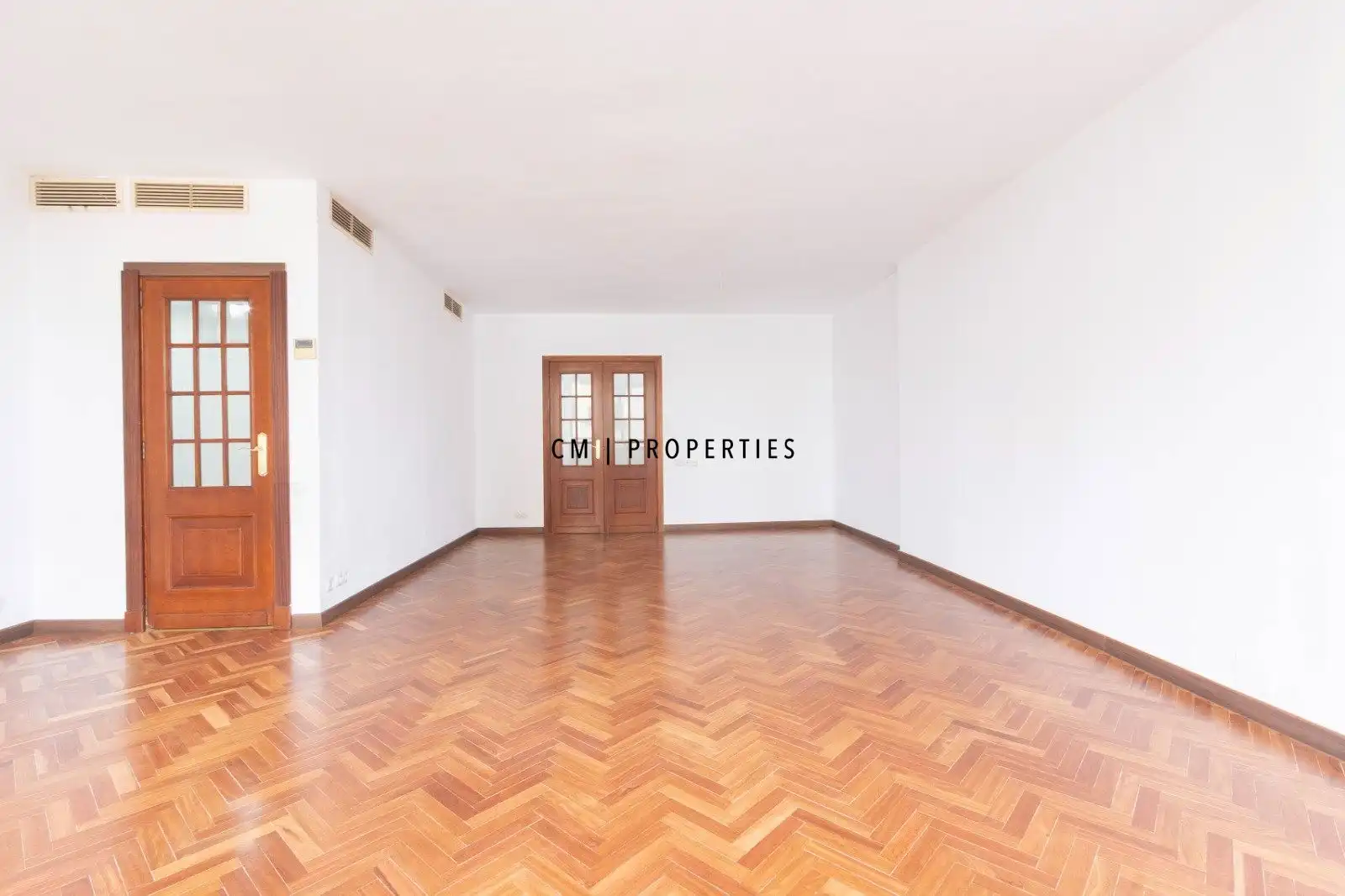 Living room of Flat for rent in Valencia  with Air Conditioner, Heating and Storage room