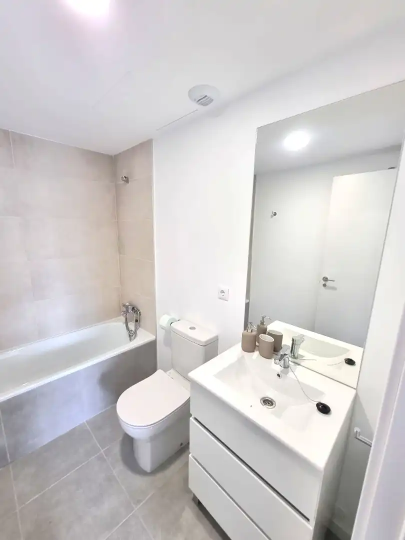 Badezimmer von Wohnung zur Miete in Murcia mit Klimaanlage, Heizung und Möbliert