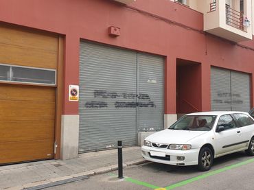 Locale commerciale in vendita a de Pere III 7